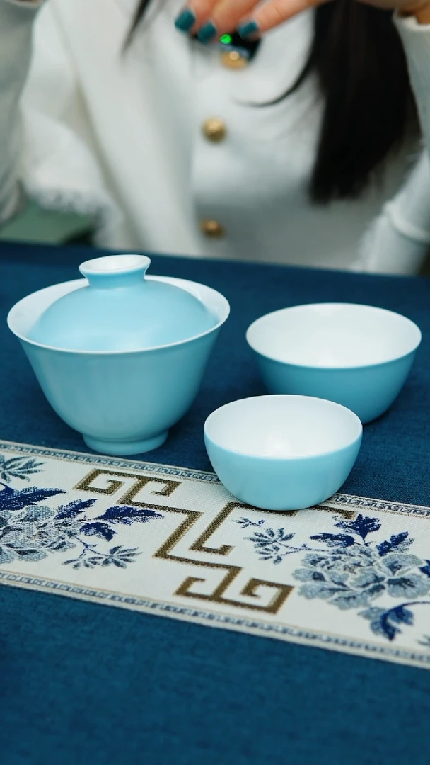 【闪购商品】天空蓝盖碗 鸡缸杯和卧足杯