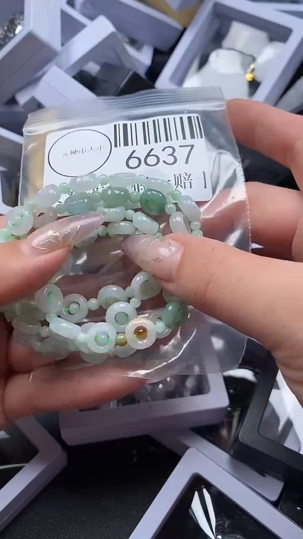 吊坠(不含链)未镶嵌翡翠6637