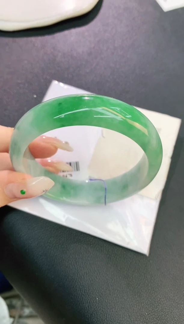 翡翠手镯未镶嵌花*赠礼盒证书 珍珍
