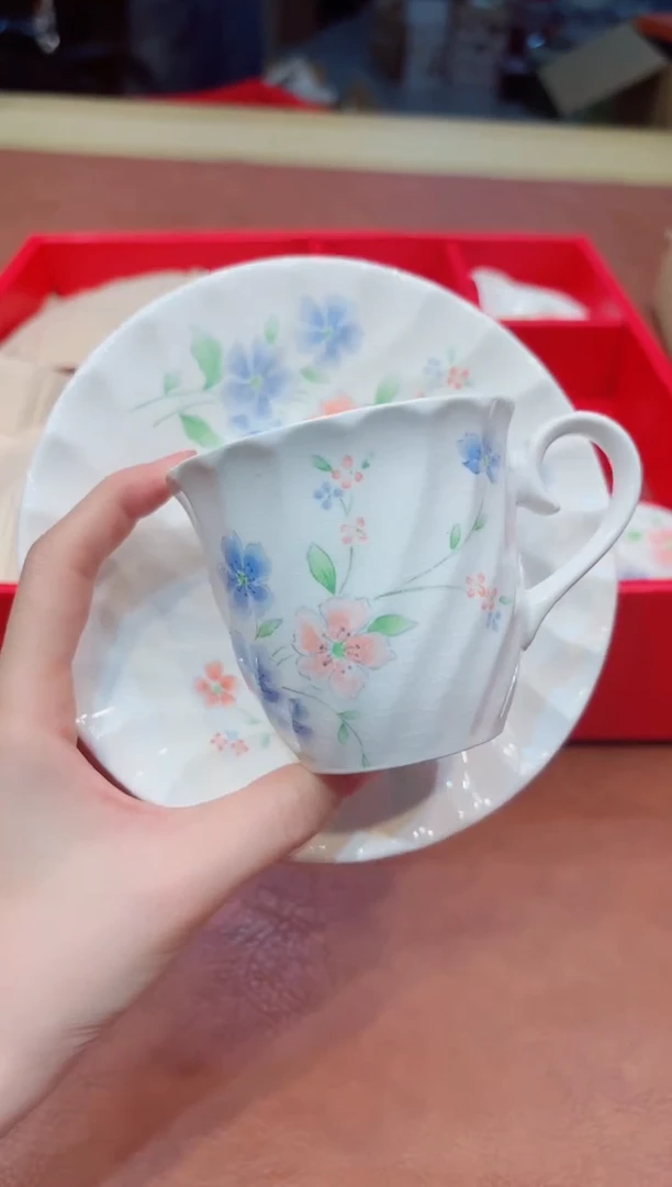 小狐狸海外瓷器哇哇哇