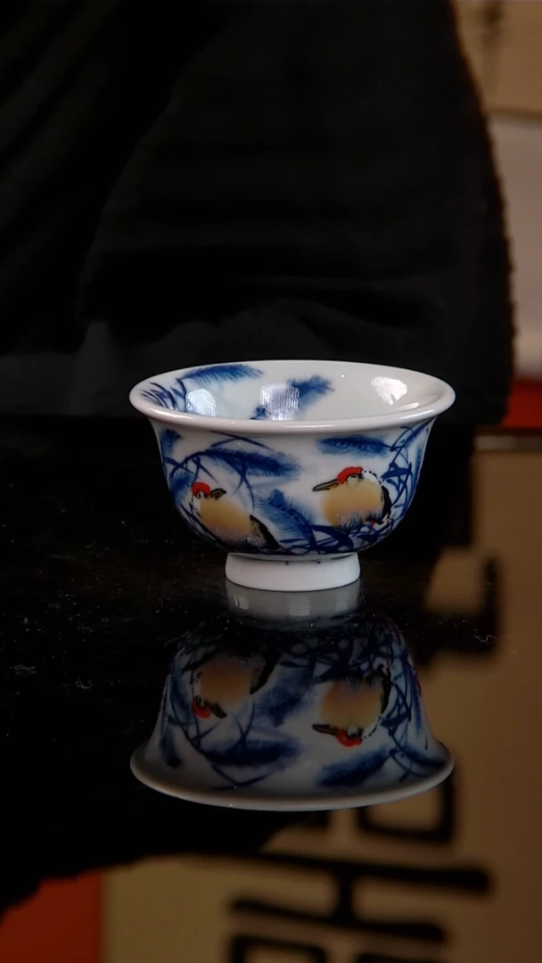 李华手绘青花花釉鹭鸶压手杯