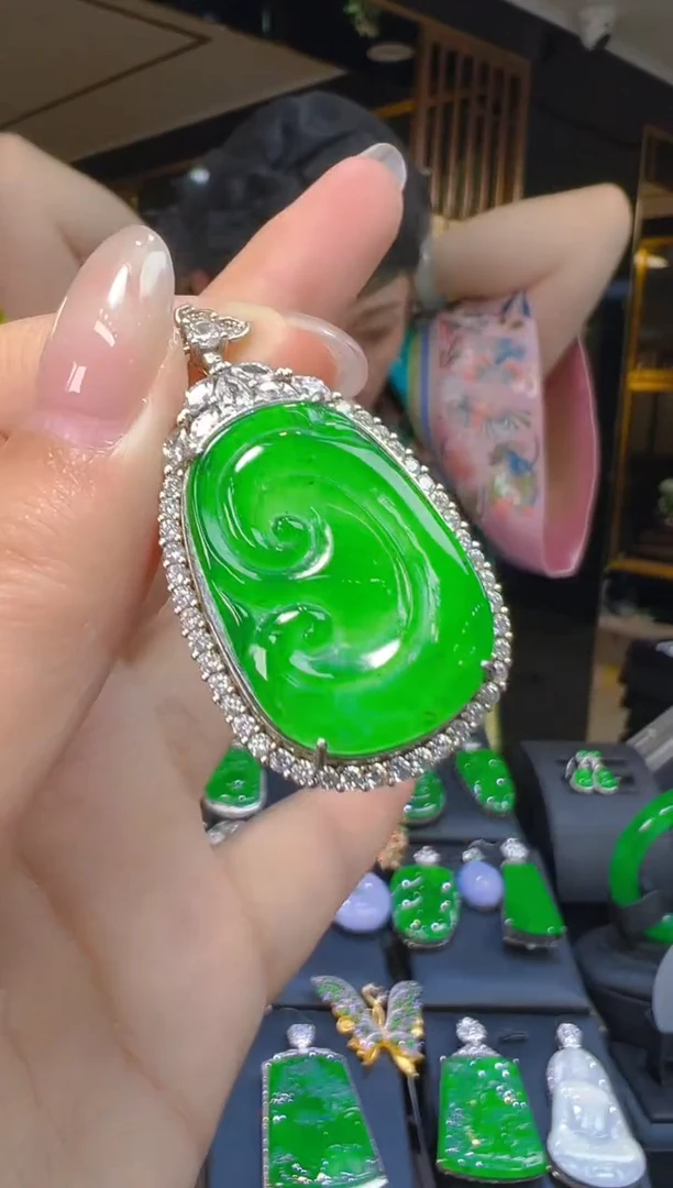 吊坠(赠链)银S925镶嵌翡翠090(多样性发货发其一)