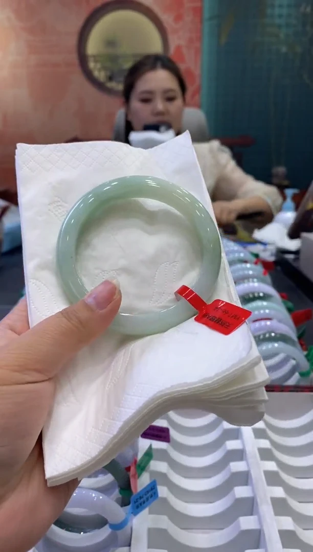 【闪购商品】翡翠手镯未镶嵌多人0000031