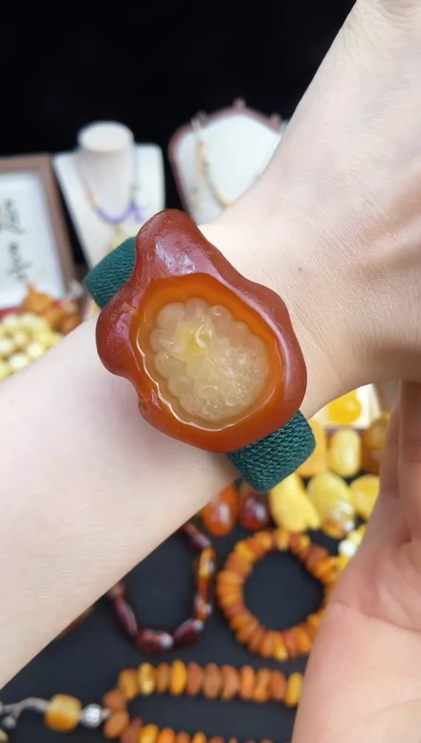 未镶嵌琥珀珠宝奇石柒月