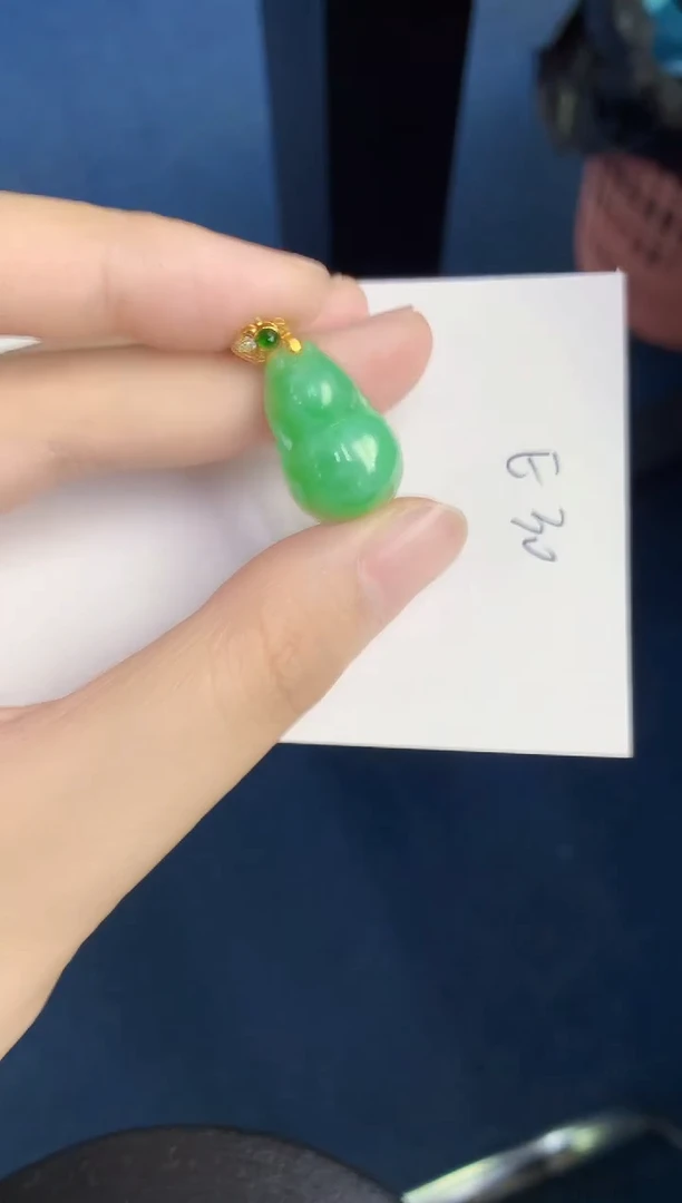 翡翠未镶嵌颈饰天然翡翠緬甸A貨