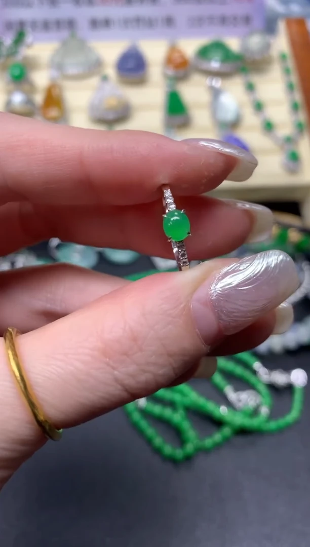 【闪购商品】翡翠戒指18K金镶嵌戒指|2100+210
