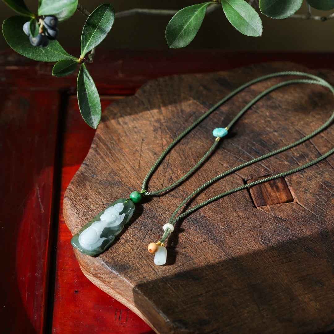 【意婵】《锦鲤》天然高品翡翠手工巧雕项链-909203