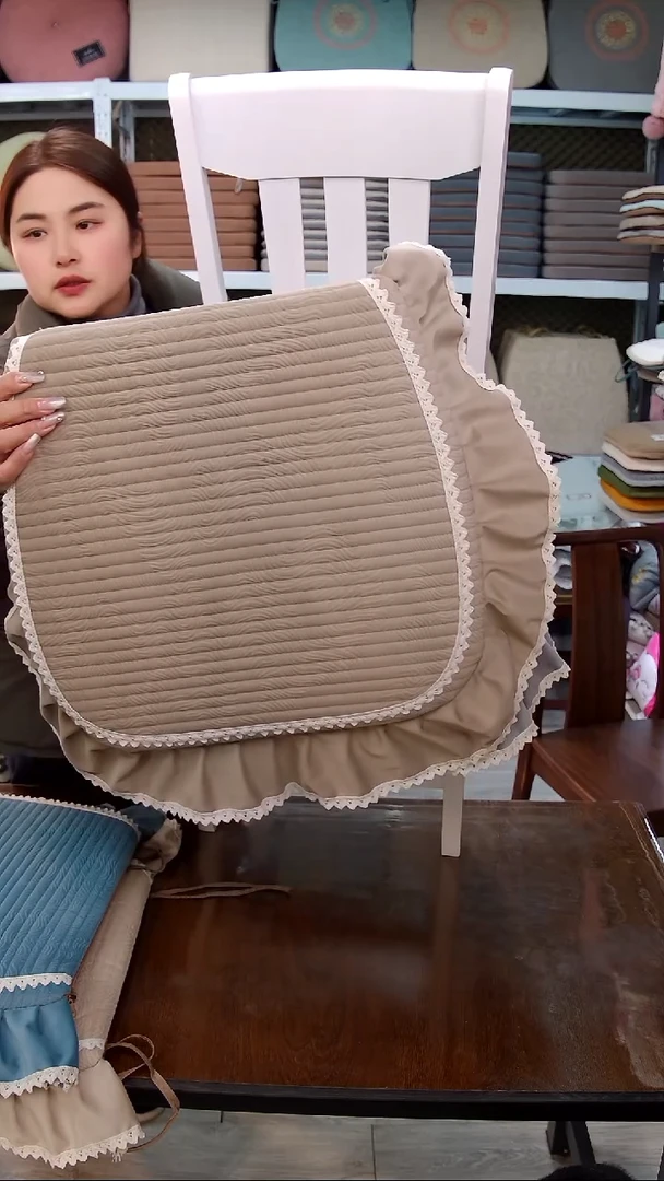 布细绒—横条：咖色4个