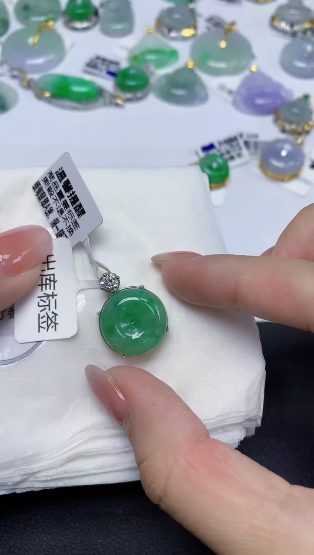 颈饰未镶嵌翡翠天然缅甸翡翠A货多样性发一件