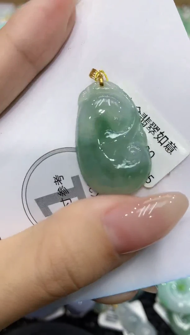 颈饰18K金镶嵌翡翠111111111111