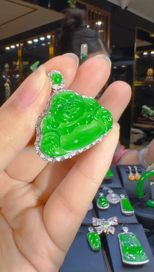 翡翠18K金镶嵌吊坠(赠链)151