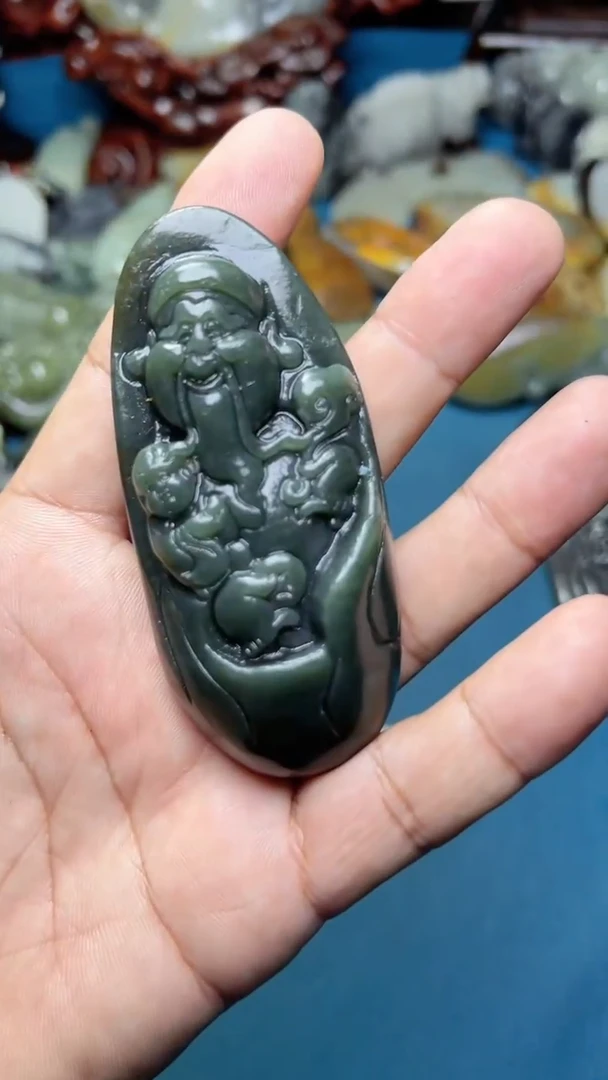 和田玉未镶嵌把件-