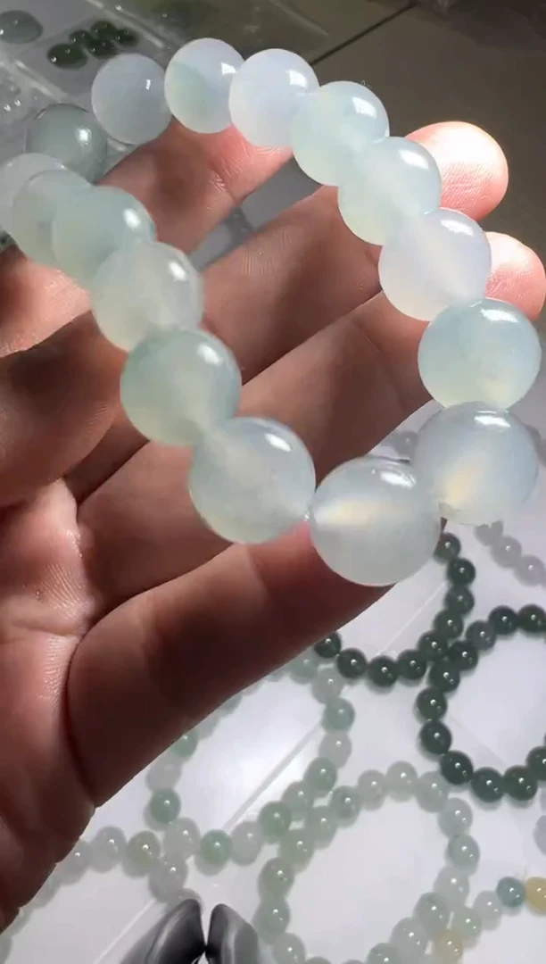 未镶嵌定制翡翠手串