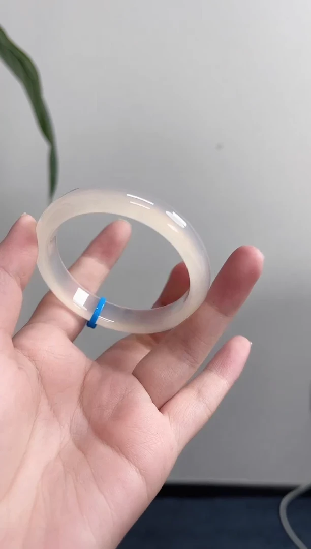 玛瑙/玉髓手镯未镶嵌54圈