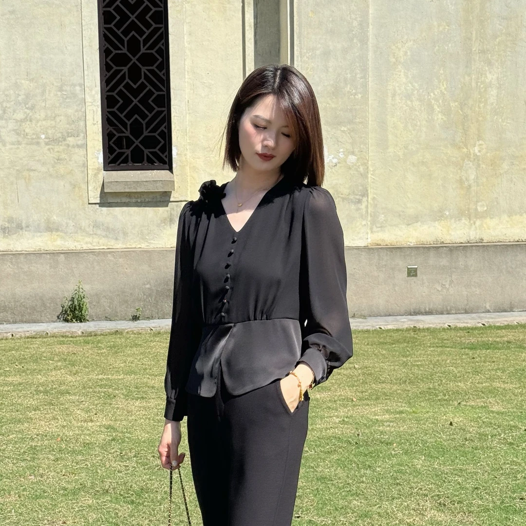 YOYO CROWN 高级感v领衬衣衬衫