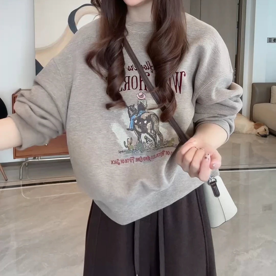 美式复古别致宽松酷潮无帽圆领人物印花字母卫衣C6409