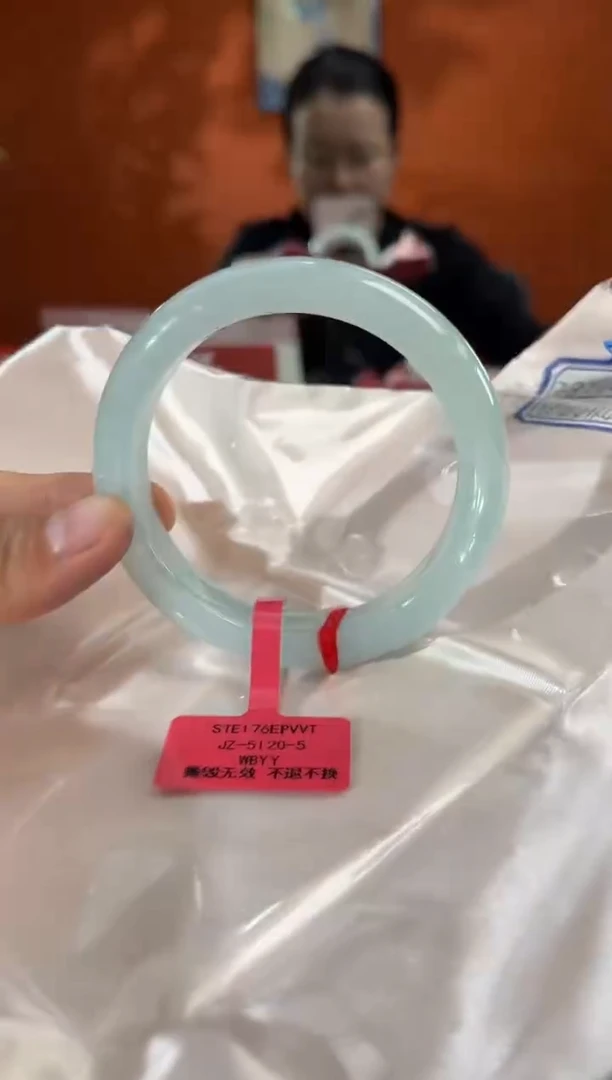 未镶嵌手镯翡翠翡翠手镯