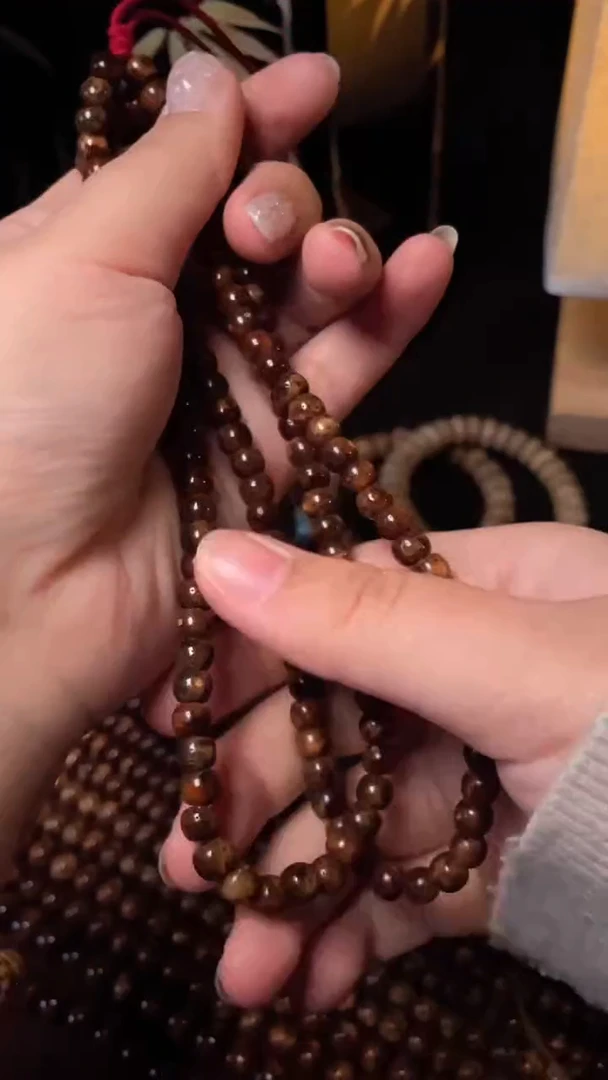 手串星月菩提精工级中珀绿皮桶珠6*5长串