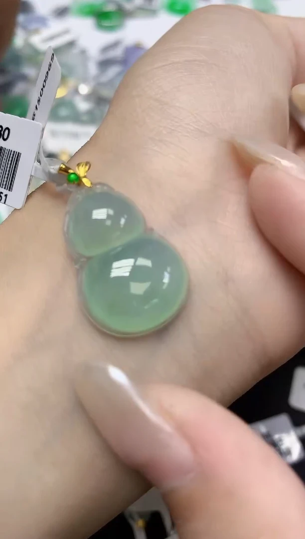 翡翠18K金镶嵌颈饰天然缅甸翡翠A货