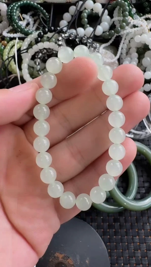 和田玉未镶嵌颈饰8mm翠色手串