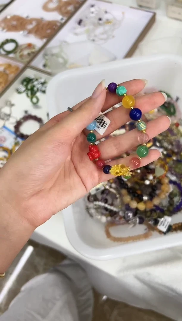 手链未镶嵌和田玉 天然珠宝多样性发其一