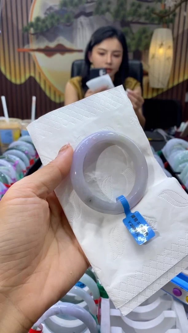 翡翠手镯未镶嵌多人01465