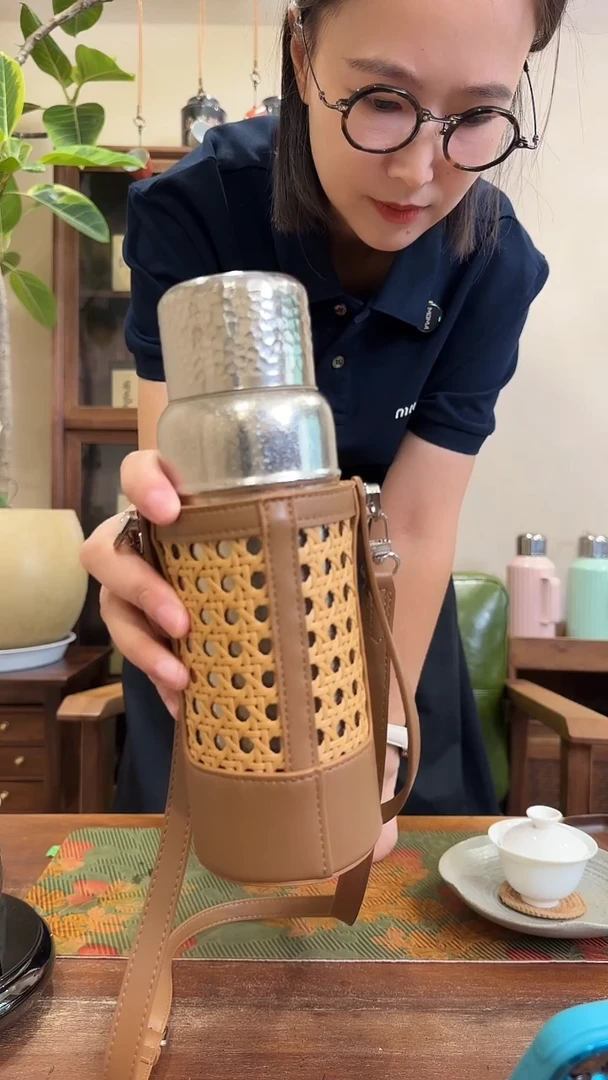 600毫升本色银纯钛+编织杯套