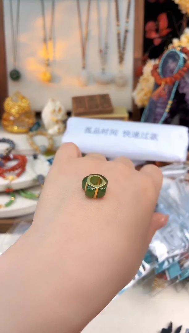 未镶嵌和田玉手饰@@I086D016872