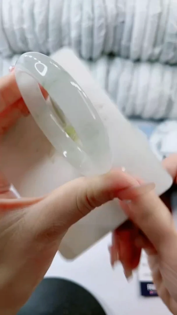 【闪购商品】石英质玉手镯未镶嵌0397575871-多样性发货