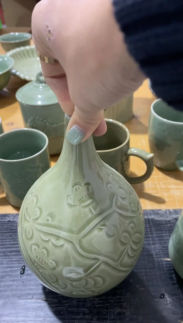 【闪购商品】手工刻花 水滴花瓶 微瑕XT001