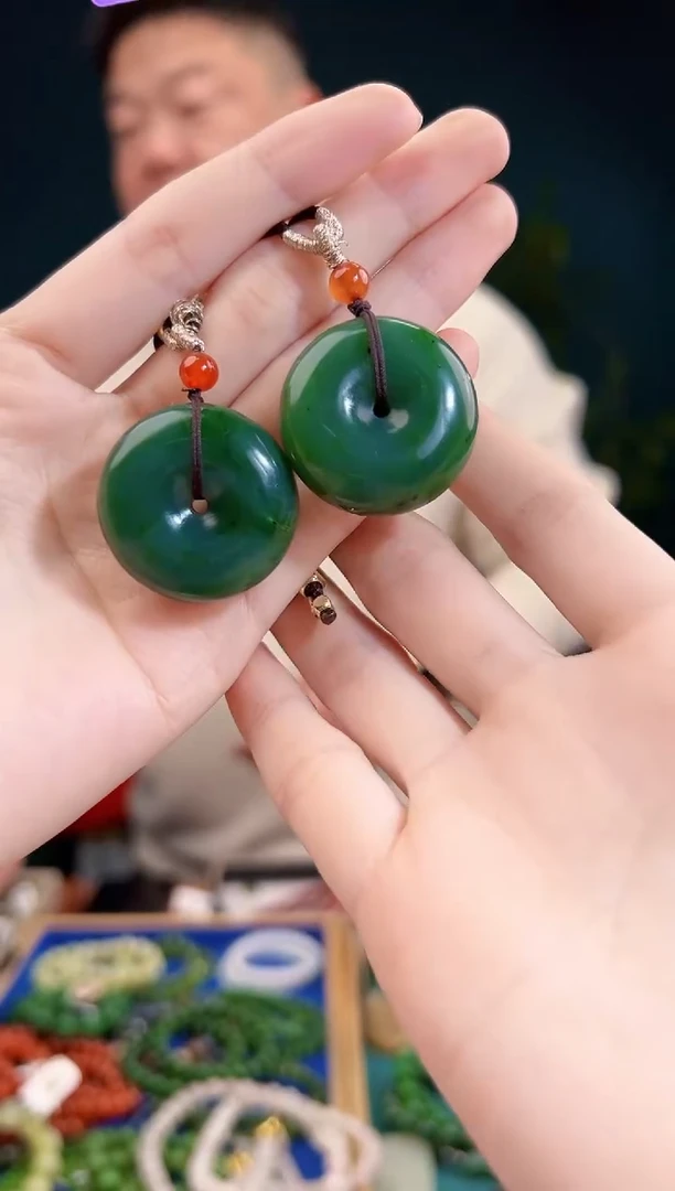 颈饰未镶嵌和田玉一物一证 拍一单发一个