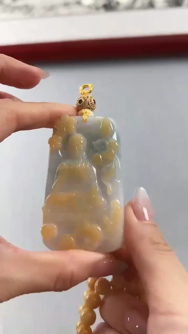 翡翠未镶嵌颈饰阿弥陀佛