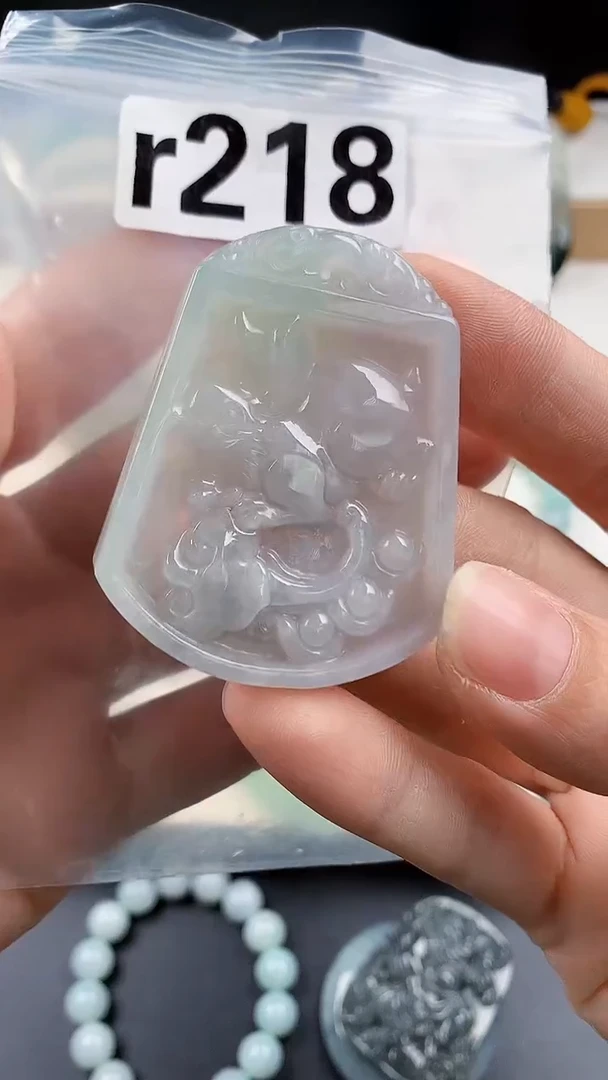 颈饰未镶嵌翡翠天然翡翠吊坠挂件