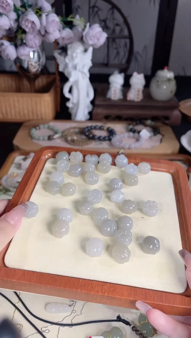 和田玉银S925镶嵌吊坠(赠链)多样性发货其一