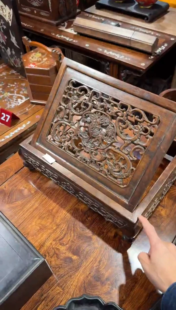 木木头款黄花梨透雕单麒麟书架698