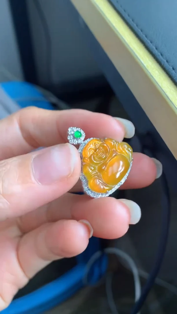 颈饰18K金镶嵌翡翠18K翡翠伴钻