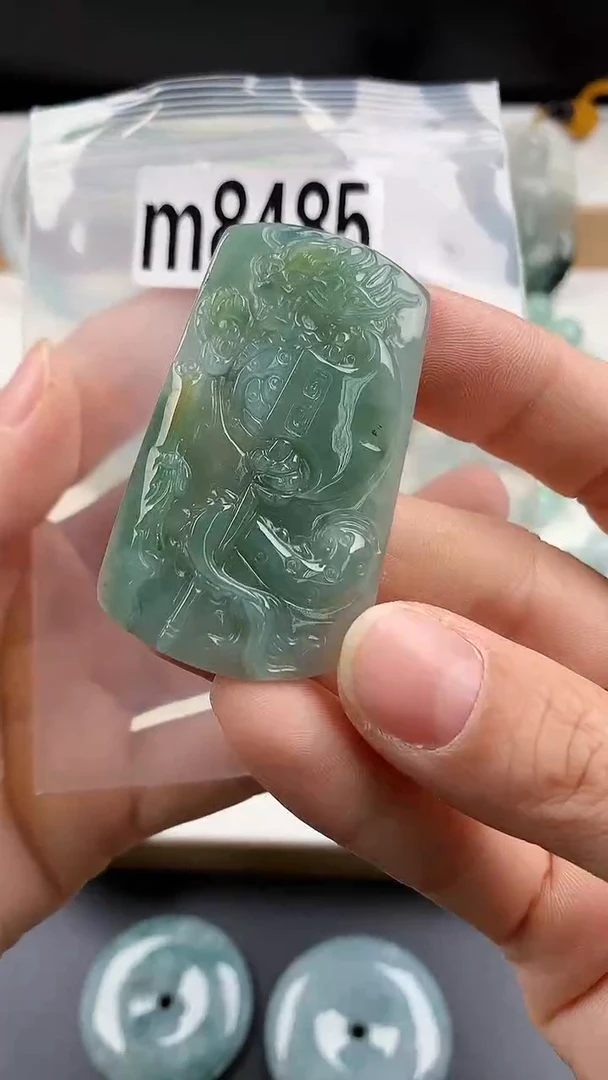 颈饰未镶嵌翡翠天然翡翠吊坠挂件