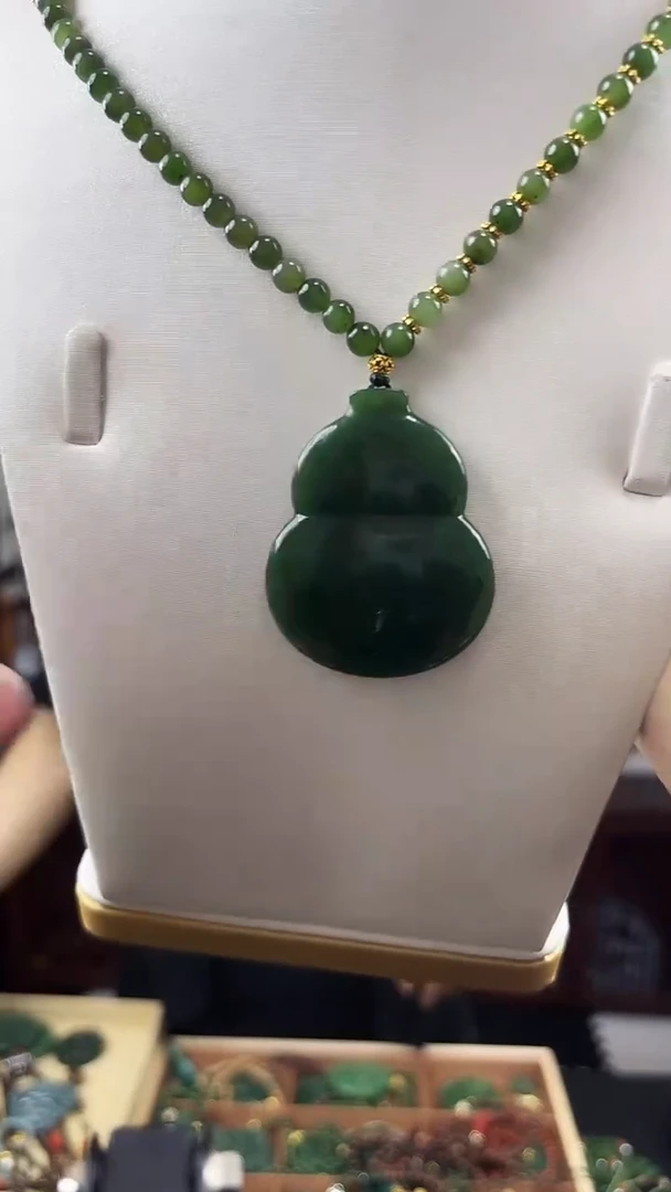 颈饰未镶嵌和田玉葫芦