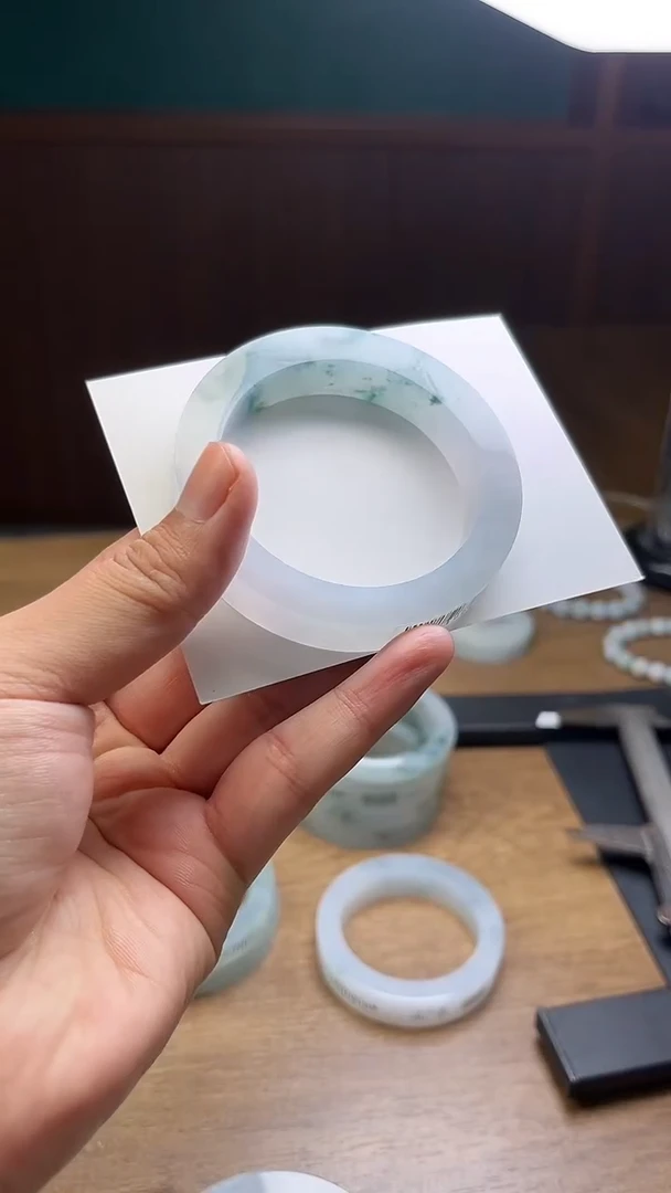 未镶嵌手镯定制翡翠李*峰定制