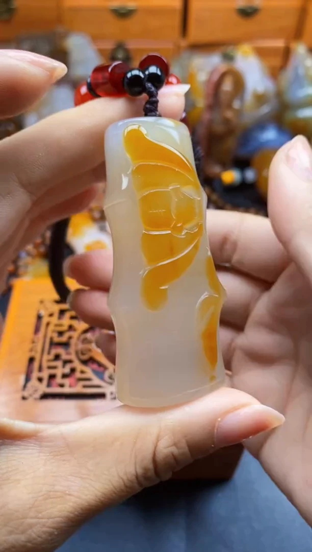 未镶嵌1玛瑙/玉髓金**成ll