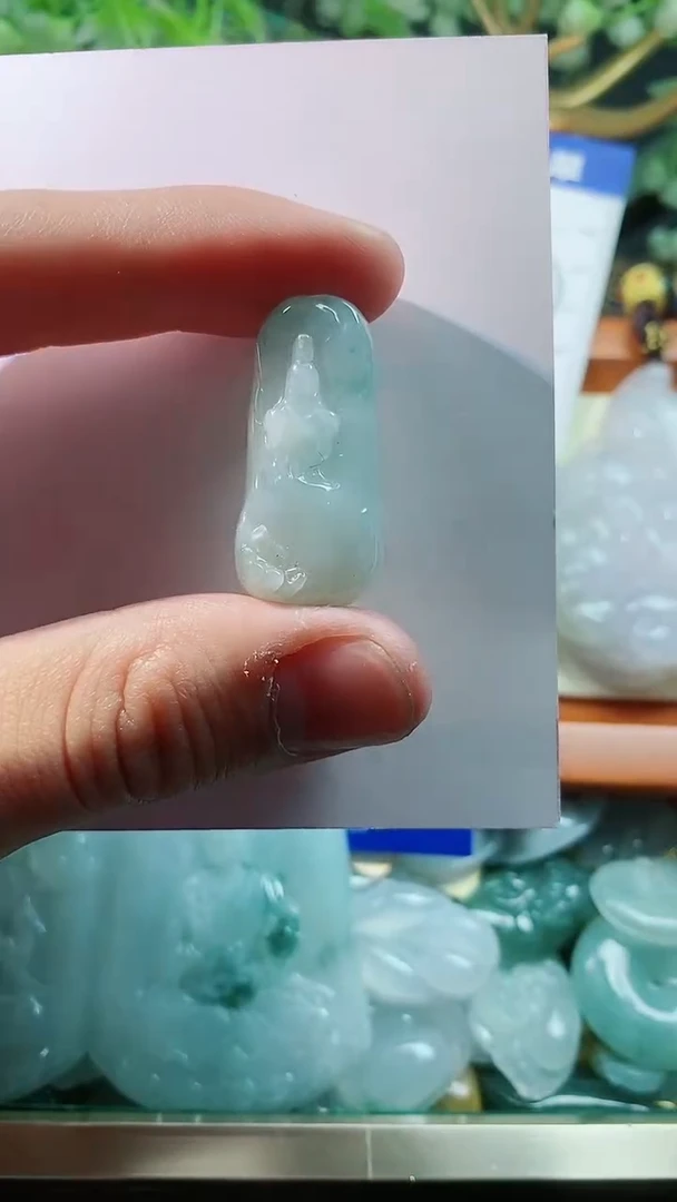 【闪购商品】翡翠颈饰未镶嵌天然A货翡翠一件