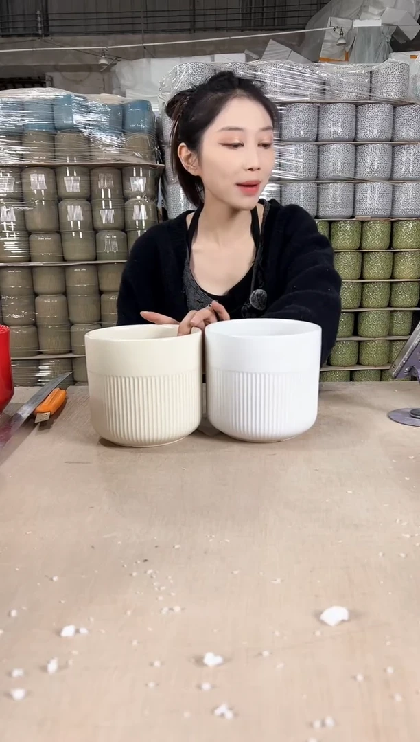 【闪购商品】陶瓷半条纹米黄小+半条纹哑白小号15x14