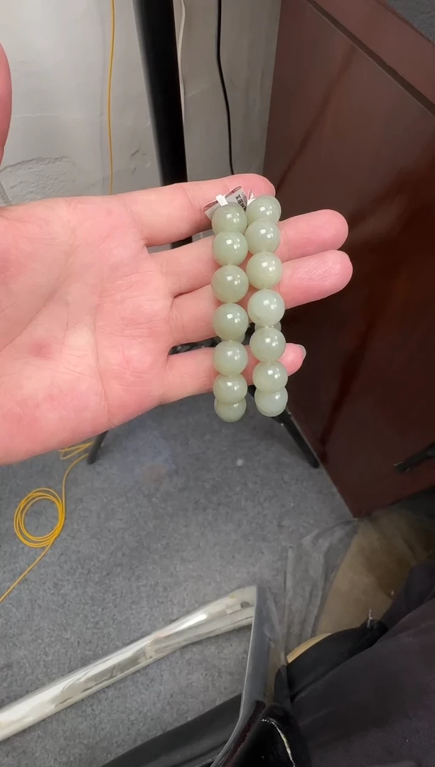 手串未镶嵌和田玉近矿青白玉卡12手串多样性发其一（产地直发）