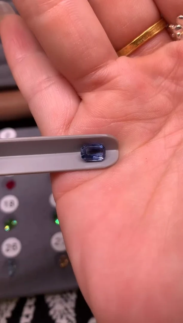 裸石蓝宝石1ct冰川蓝