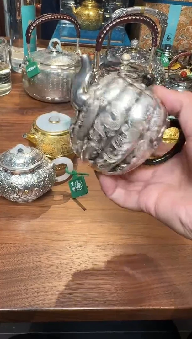 【闪购商品】寸发标 手作錾刻花开富贵 菊瓣壶