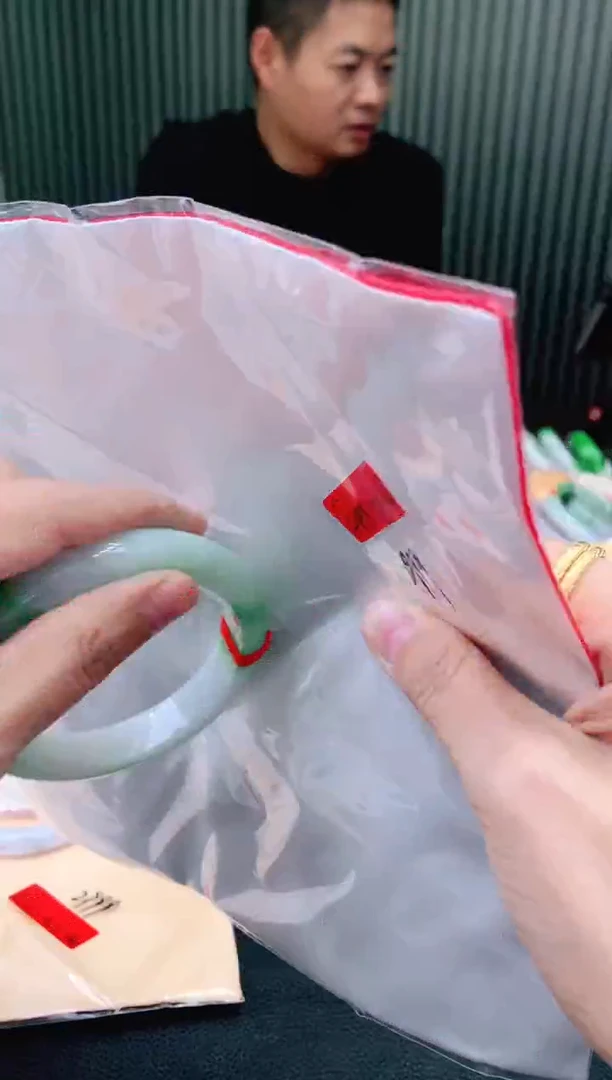 未镶嵌手镯翡翠58+
