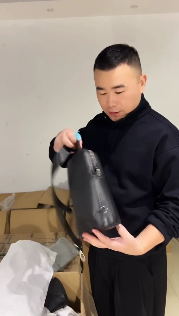 头层牛皮937品牌男包清货中（不要卡单，理性消费）