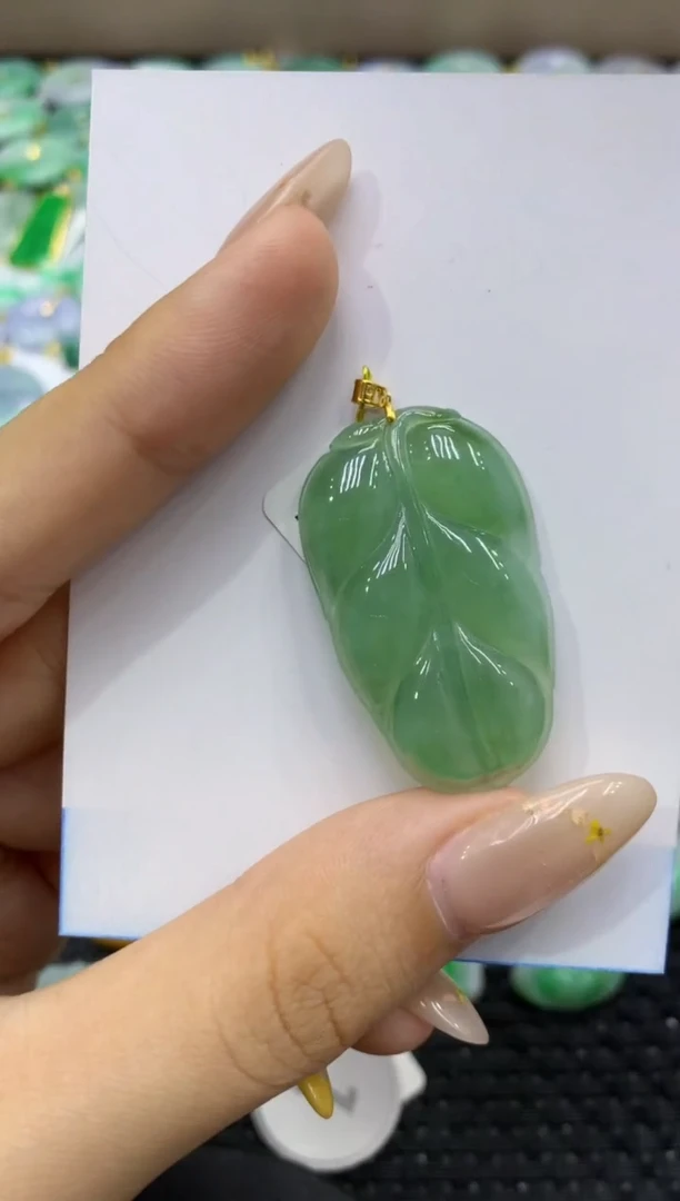 颈饰18K金镶嵌翡翠天然缅甸翡翠A货