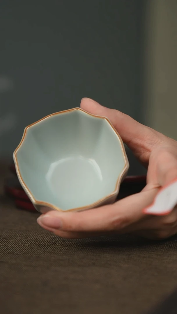 7微瑕 汝瓷 主人杯