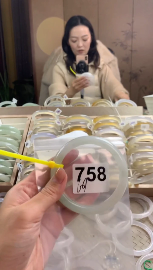 手镯玛瑙/玉髓未镶嵌天山翠默认微抠758